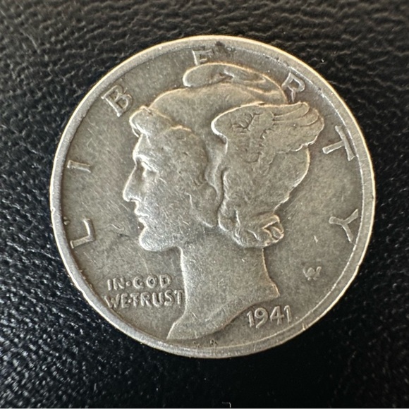1941-D Mercury Dime – 90% Silver | Vintage Denver Mint Coin - Picture 1 of 7